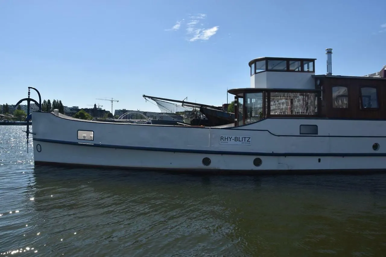 Botel Houseboat Ms Rhy Blitz Hotel Amsterdam