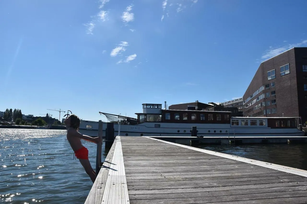 Botel Houseboat Ms Rhy Blitz Hotel Amsterdam